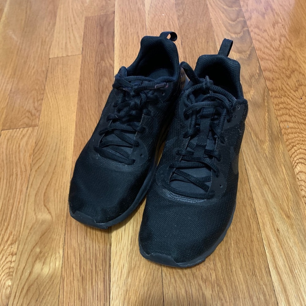 Nike 6.5Y shoes
